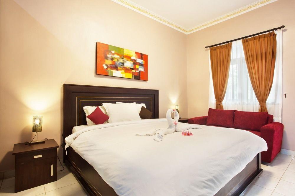 Puri Ganesh Hotel Legian Buitenkant foto
