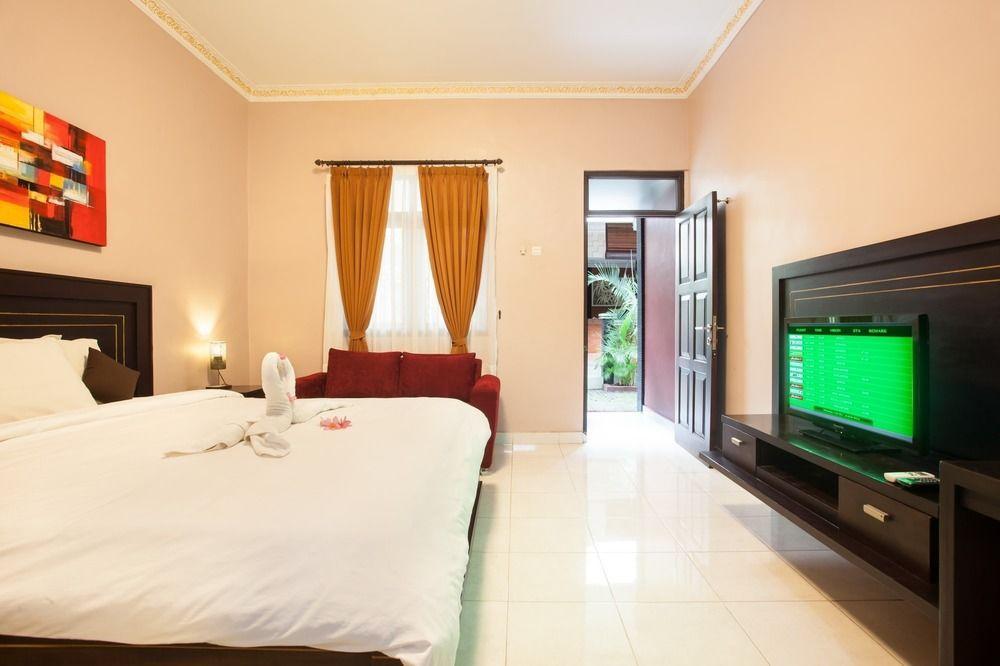 Puri Ganesh Hotel Legian Buitenkant foto