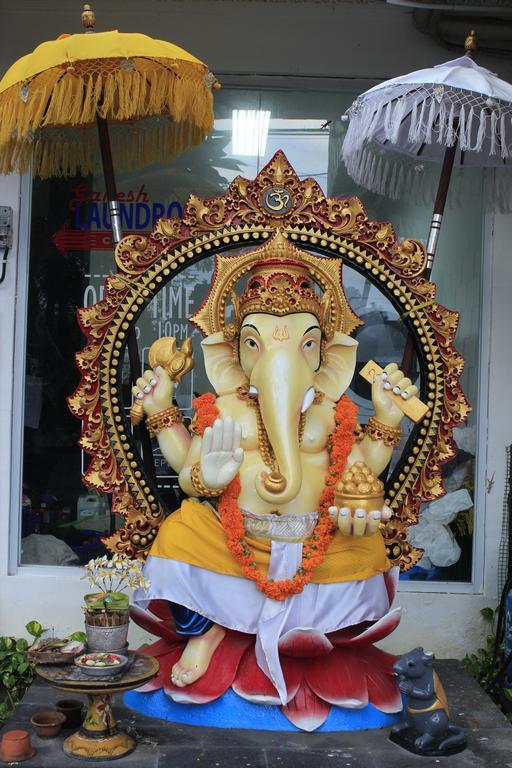 Puri Ganesh Hotel Legian Buitenkant foto