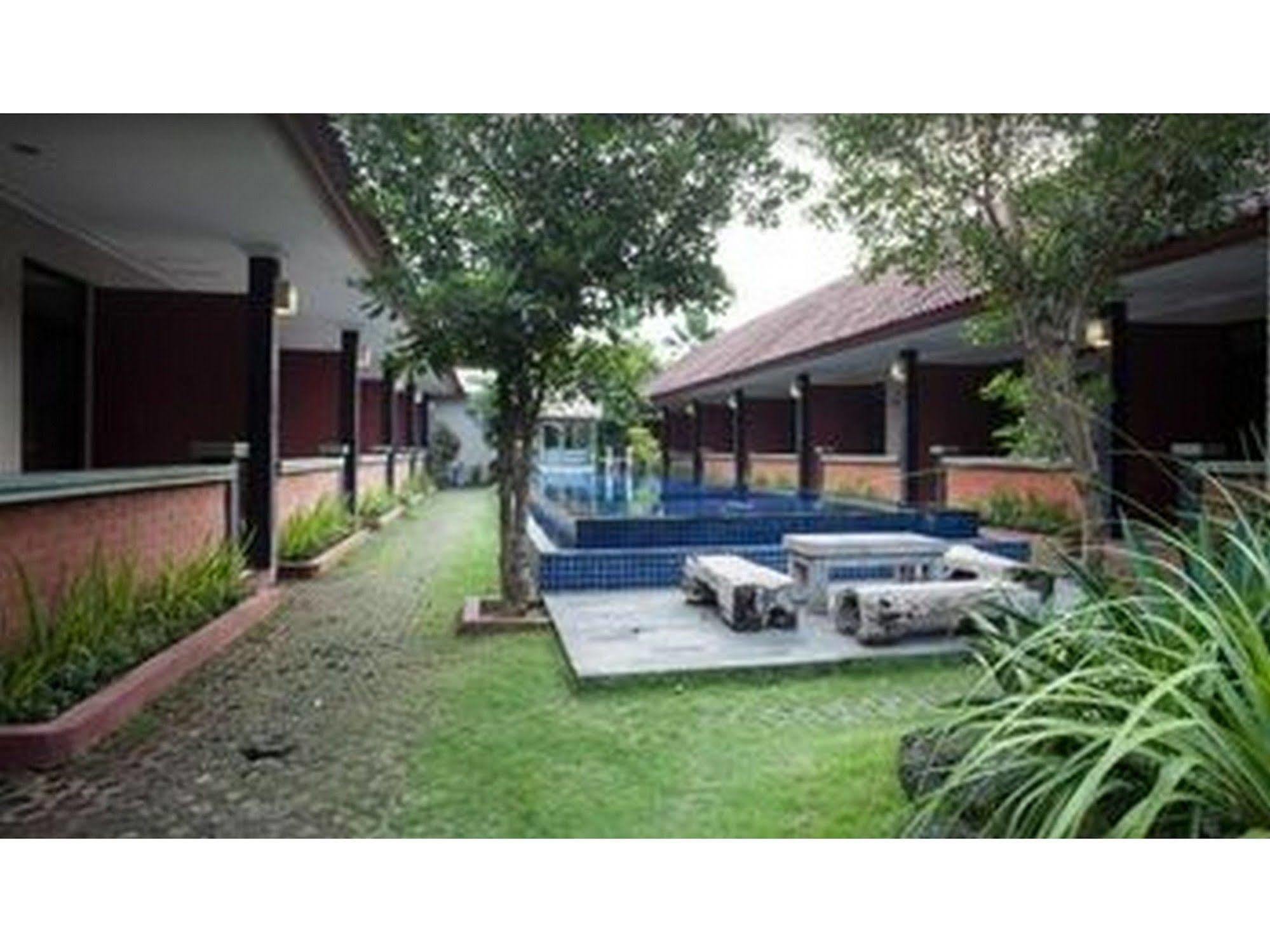 Puri Ganesh Hotel Legian Buitenkant foto