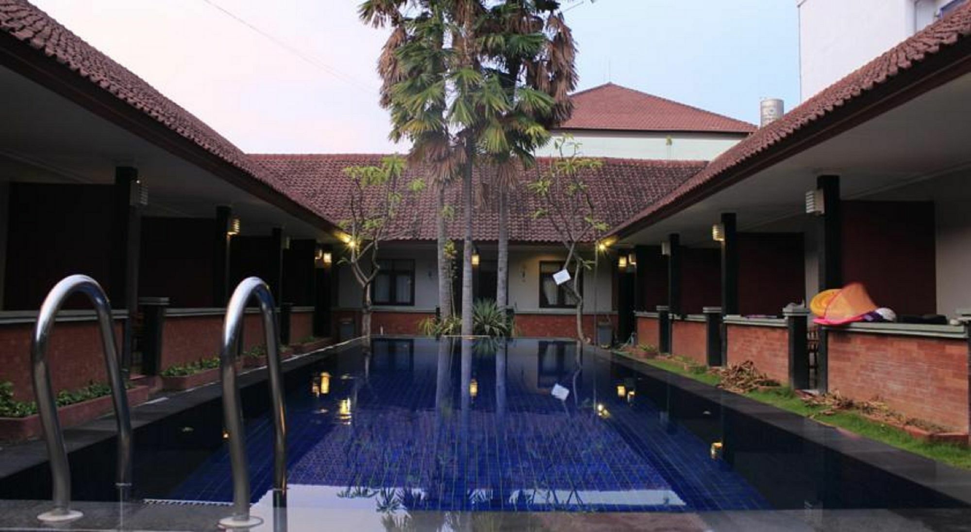 Puri Ganesh Hotel Legian Buitenkant foto